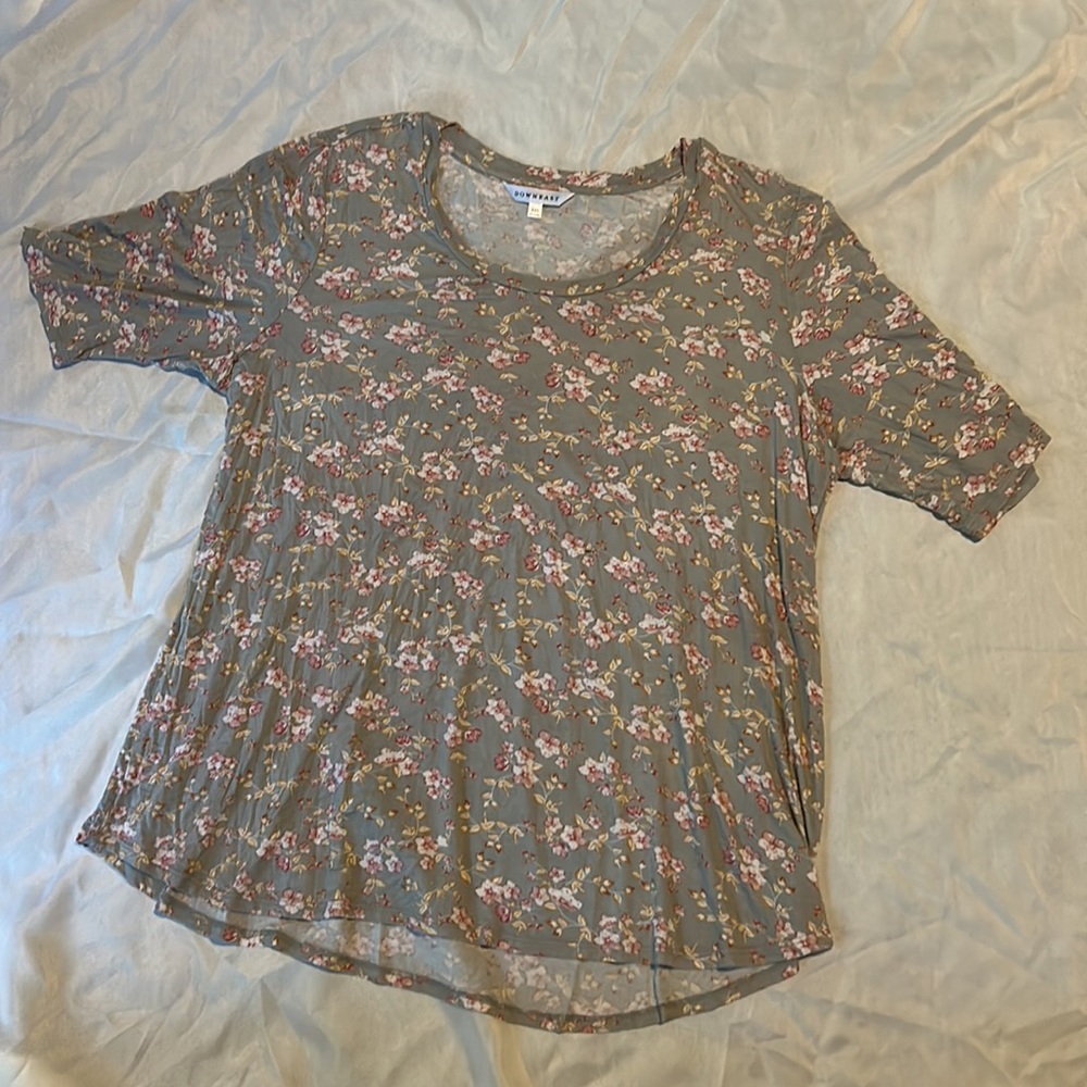 Light green floral top with 1/2 sleeves